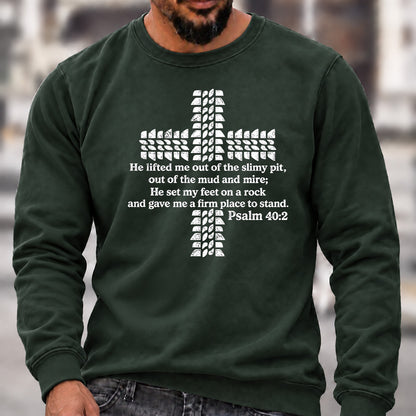 Men’s Crew Neck Sweatshirt, Psalm 40:2 Bible Verse Tire Tread Cross Graphic Pullover, Christian Offroad Faith Casual Top